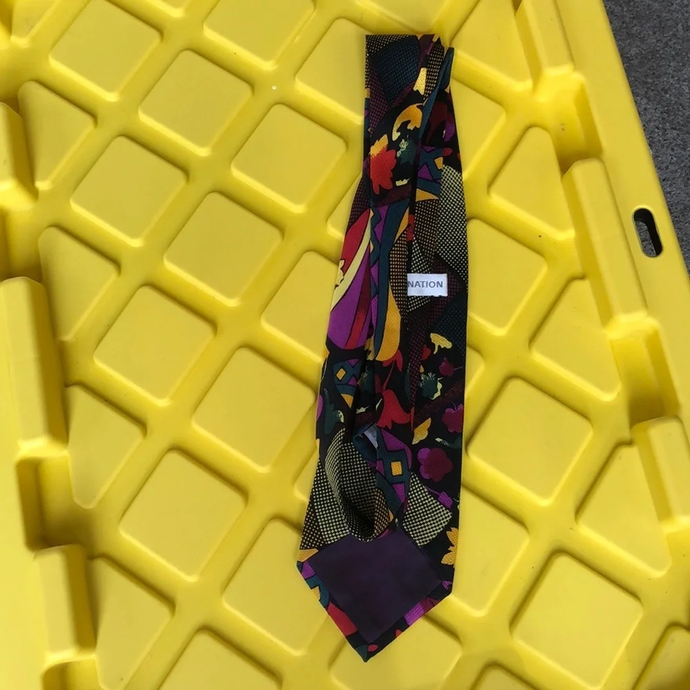 Imagination silk tie